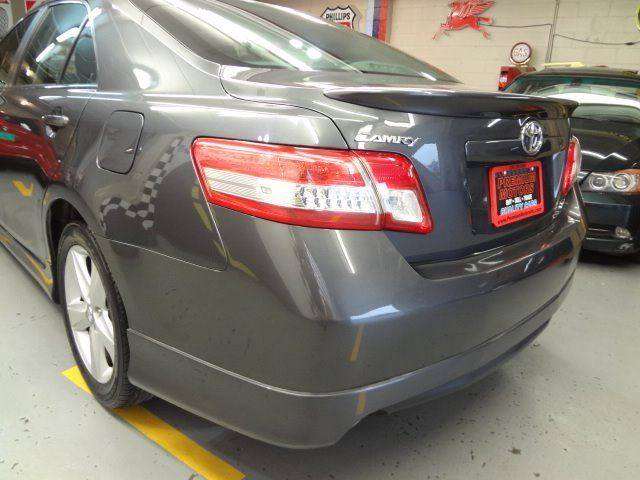 2011 Toyota Camry SE 4dr Sedan 6A